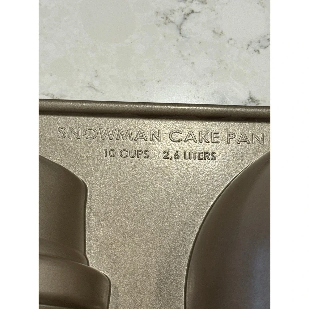 Nordic‎ Ware USA Snowman Cake Pan 3D Baking Mold Holiday Winter Christmas